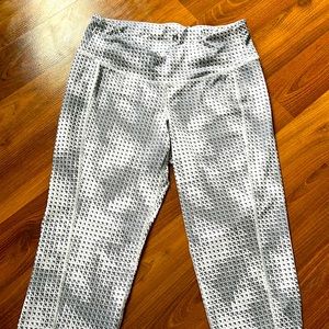 Old Navy active capri pants